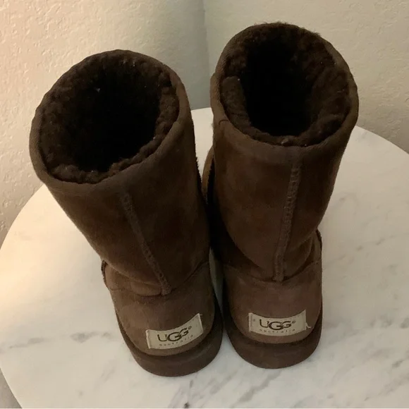 UGG Original Classic Short - Picture 2 of 7